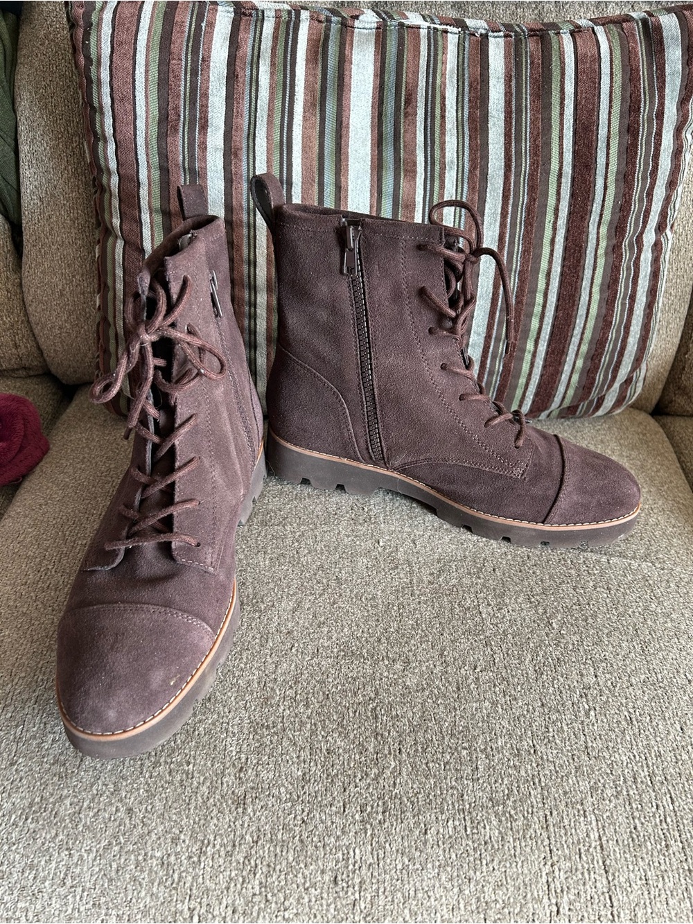 Vionic Women’s Lani II Brown Suede Lace Up/Zip Ankle Combat Boots Wide Size 9